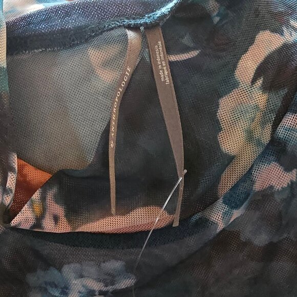 Anthropologie Mesh Top, Rare! NWT, Half-Sleeve, Mock Neck, Large - Picture 3 of 4